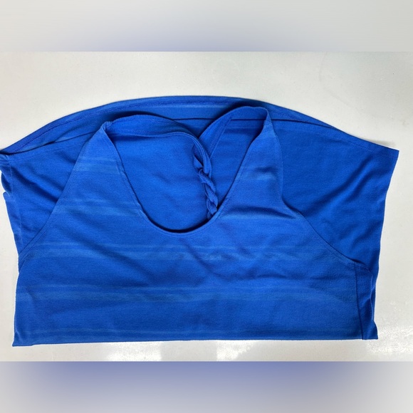 Women’s Under Armour Workout Top - Picture 3 of 3